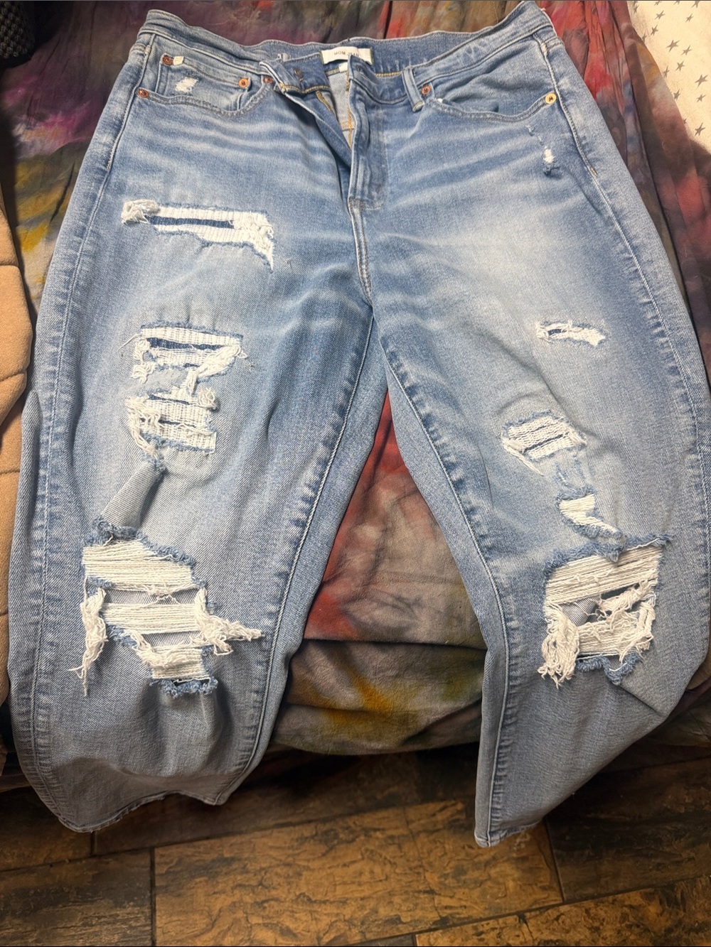 American Eagle Outfitters Light Blue Distressed Boyfriend Jeans